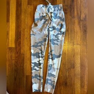 Oh yas fit grey camo leggings
